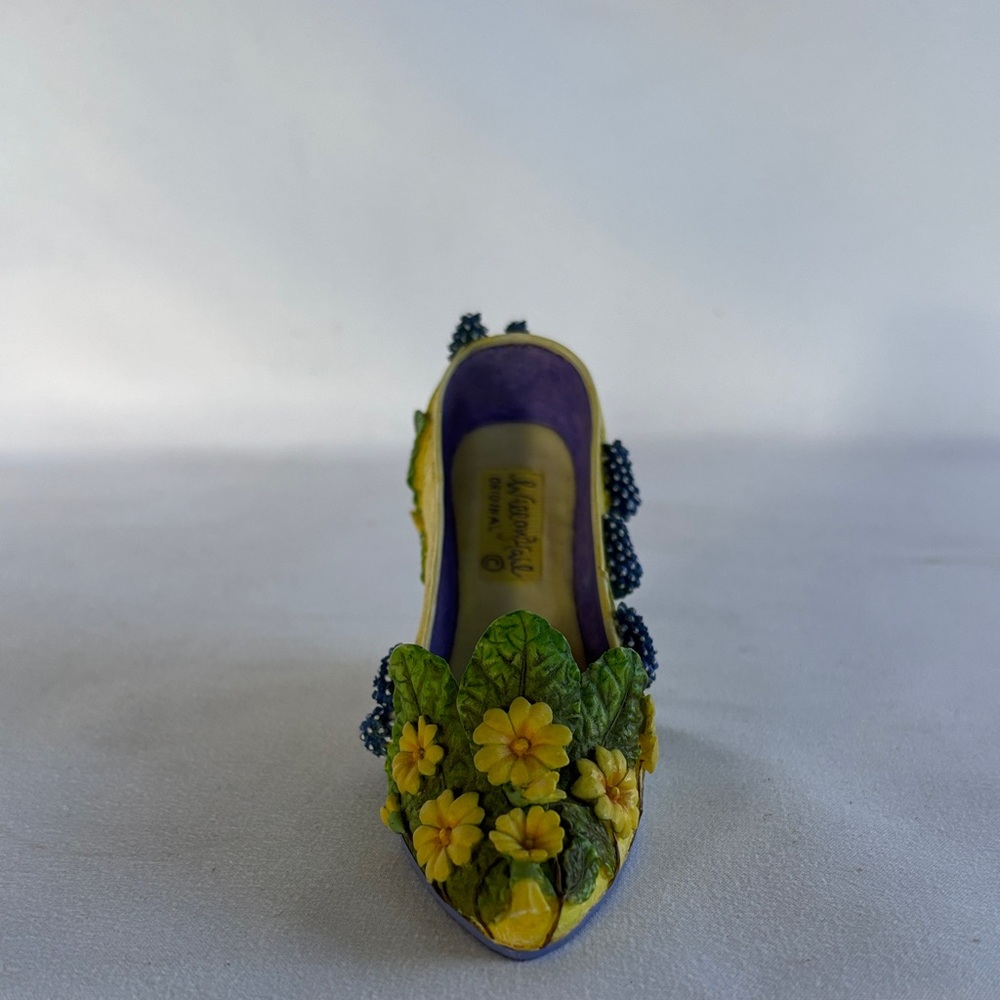VINTAGE! THE ORIGINAL WILLOW HALL WOMEN’s SHOE ORNAMENTAL COLLECTION- FEBRUARY - Picture 7 of 11